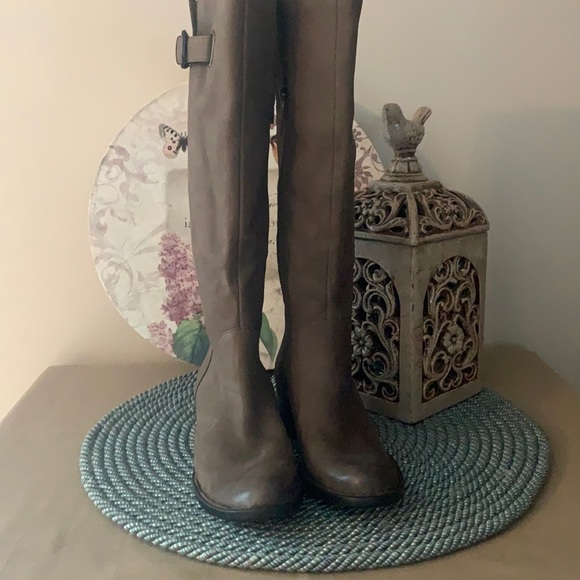 Born Crown Shoes - Born Crown knee high boots~Sz 5~New